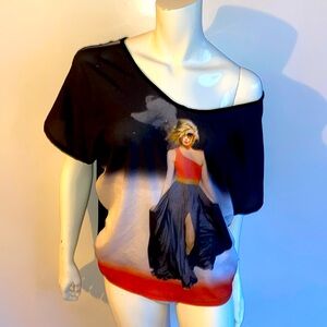 beautiful oversized, printed V-neck top